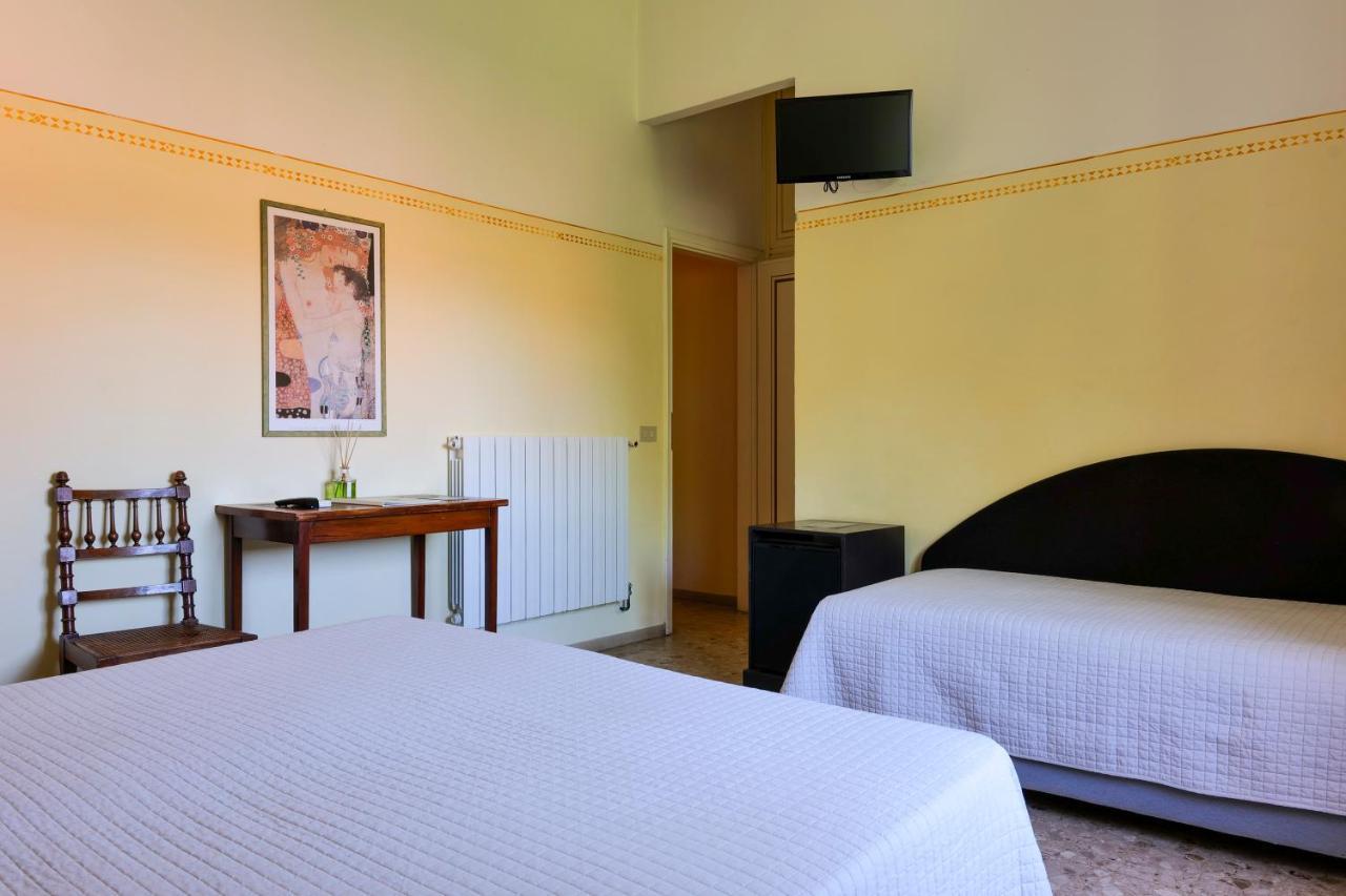 Hotel Club I Pini - Residenza D'Epoca In Versilia Лідо-ді-Камайоре Екстер'єр фото