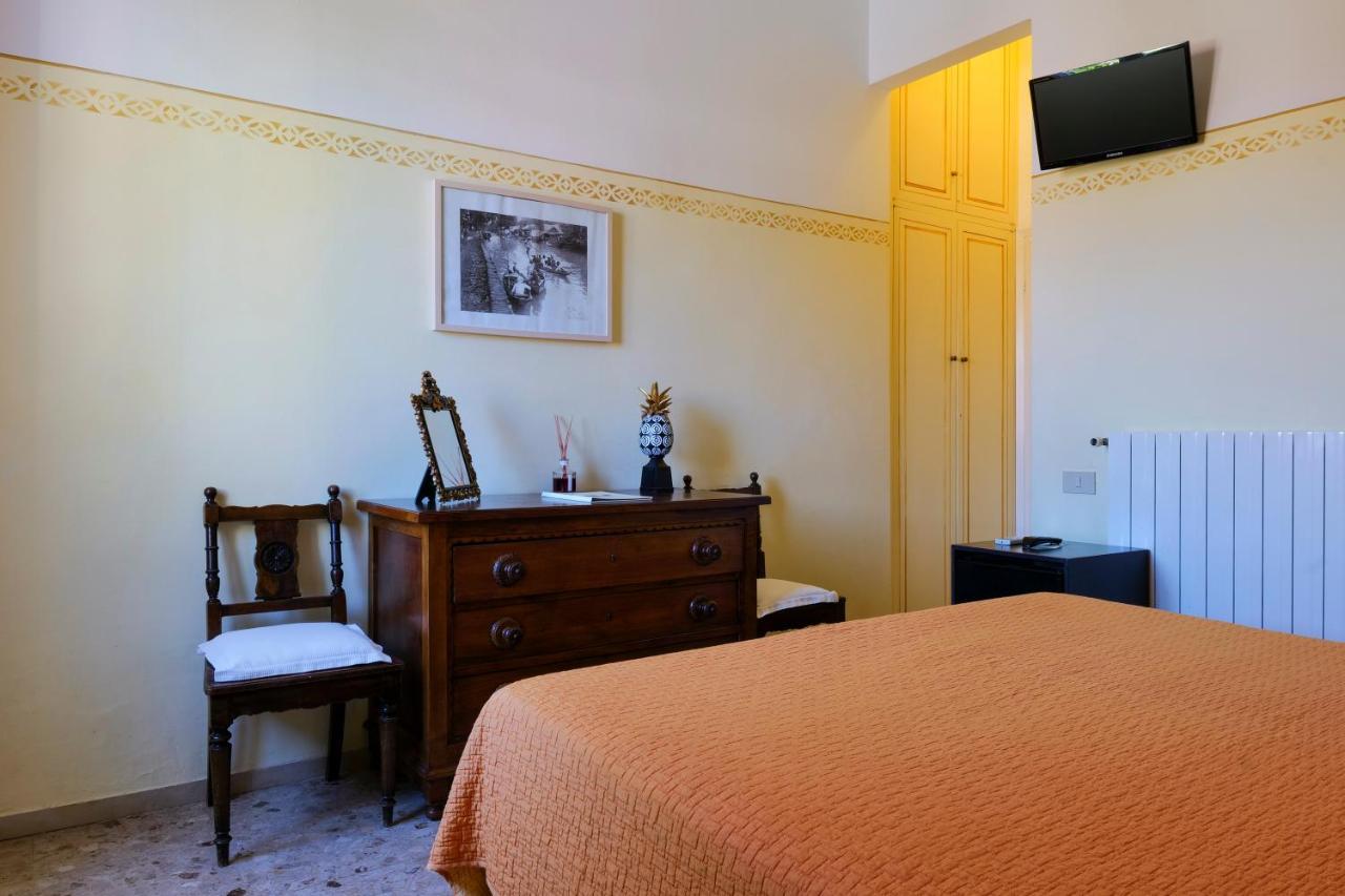 Hotel Club I Pini - Residenza D'Epoca In Versilia Лідо-ді-Камайоре Екстер'єр фото