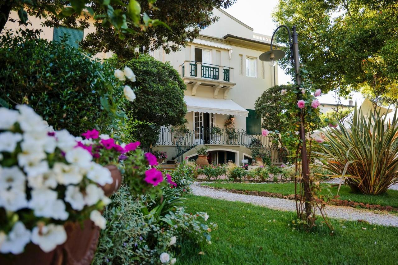Hotel Club I Pini - Residenza D'Epoca In Versilia Лідо-ді-Камайоре Екстер'єр фото