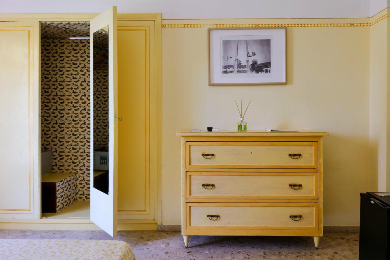 Hotel Club I Pini - Residenza D'Epoca In Versilia Лідо-ді-Камайоре Екстер'єр фото