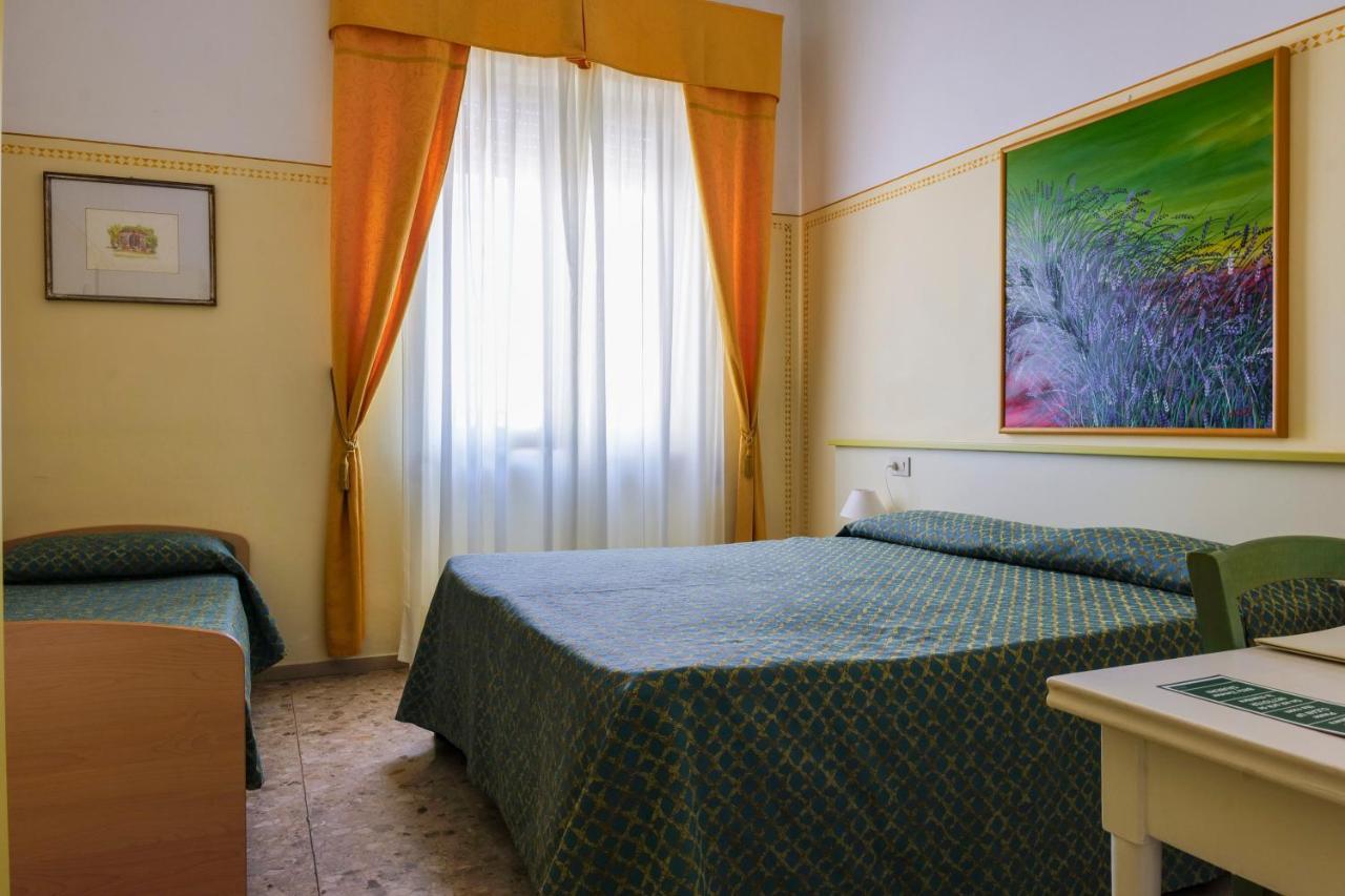 Hotel Club I Pini - Residenza D'Epoca In Versilia Лідо-ді-Камайоре Екстер'єр фото