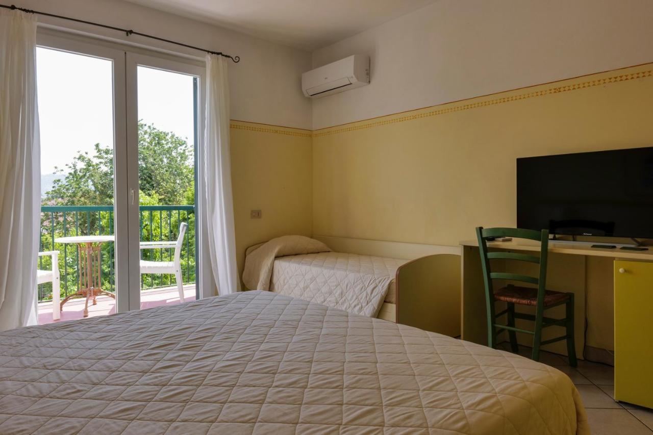 Hotel Club I Pini - Residenza D'Epoca In Versilia Лідо-ді-Камайоре Екстер'єр фото