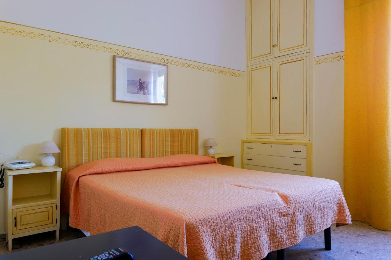 Hotel Club I Pini - Residenza D'Epoca In Versilia Лідо-ді-Камайоре Екстер'єр фото
