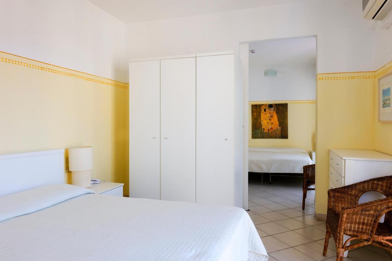 Hotel Club I Pini - Residenza D'Epoca In Versilia Лідо-ді-Камайоре Екстер'єр фото