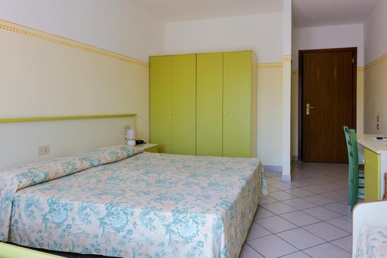 Hotel Club I Pini - Residenza D'Epoca In Versilia Лідо-ді-Камайоре Екстер'єр фото