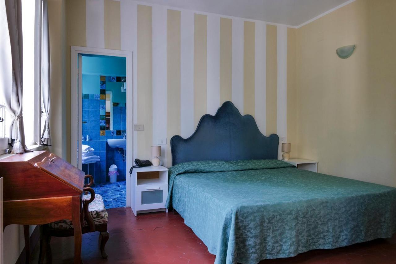 Hotel Club I Pini - Residenza D'Epoca In Versilia Лідо-ді-Камайоре Екстер'єр фото