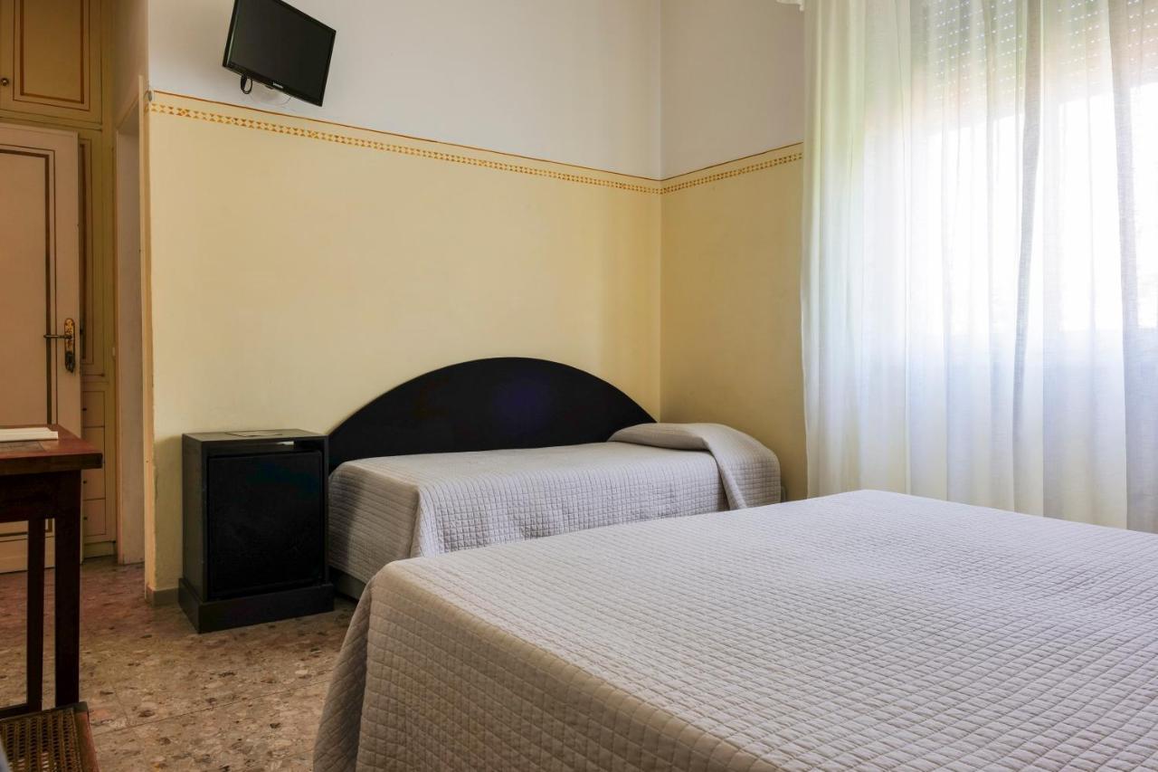 Hotel Club I Pini - Residenza D'Epoca In Versilia Лідо-ді-Камайоре Екстер'єр фото
