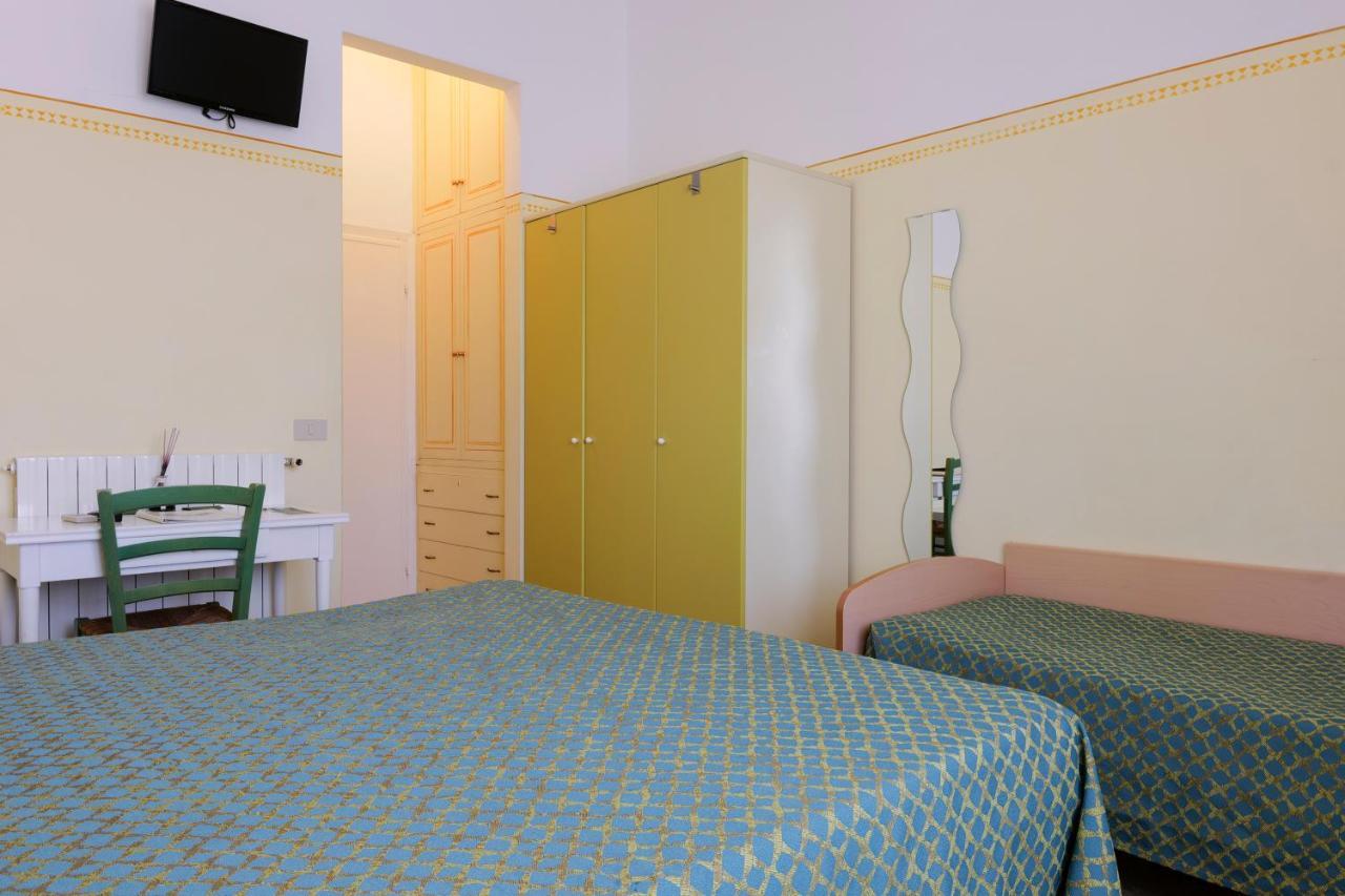 Hotel Club I Pini - Residenza D'Epoca In Versilia Лідо-ді-Камайоре Екстер'єр фото