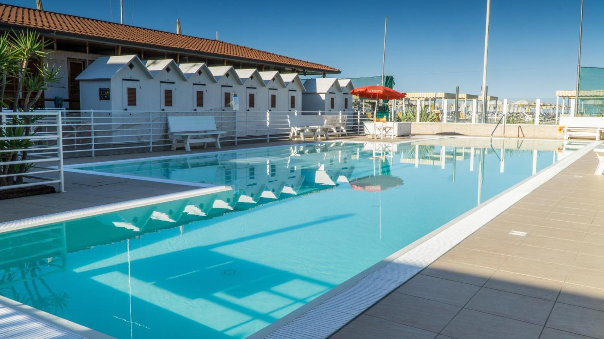 Hotel Club I Pini - Residenza D'Epoca In Versilia Лідо-ді-Камайоре Екстер'єр фото
